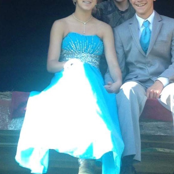 Prom dress - Picture 10 of 16